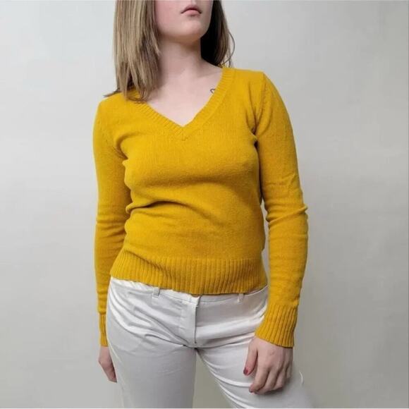 Old Navy Gold Sweater - Picture 1 of 6